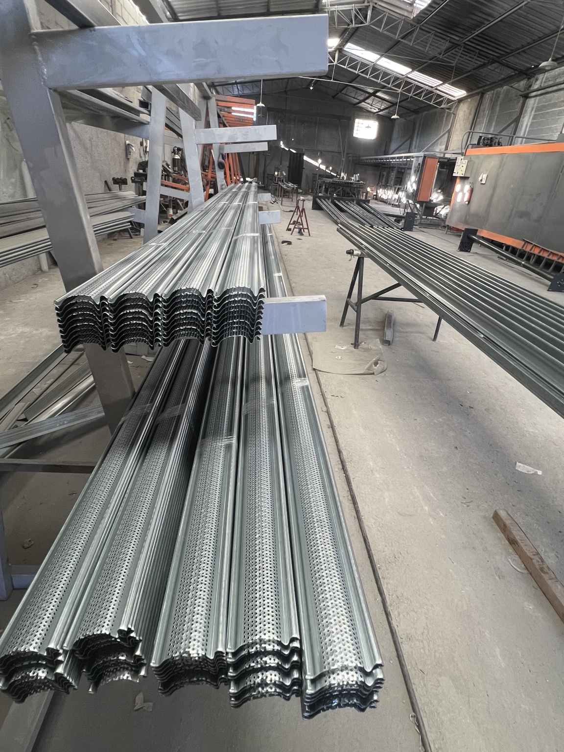 Lâminas galvanizadas em produção